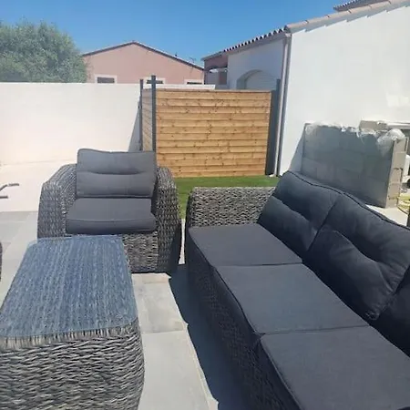 Mi Casa Es Su Casa * Vauvert